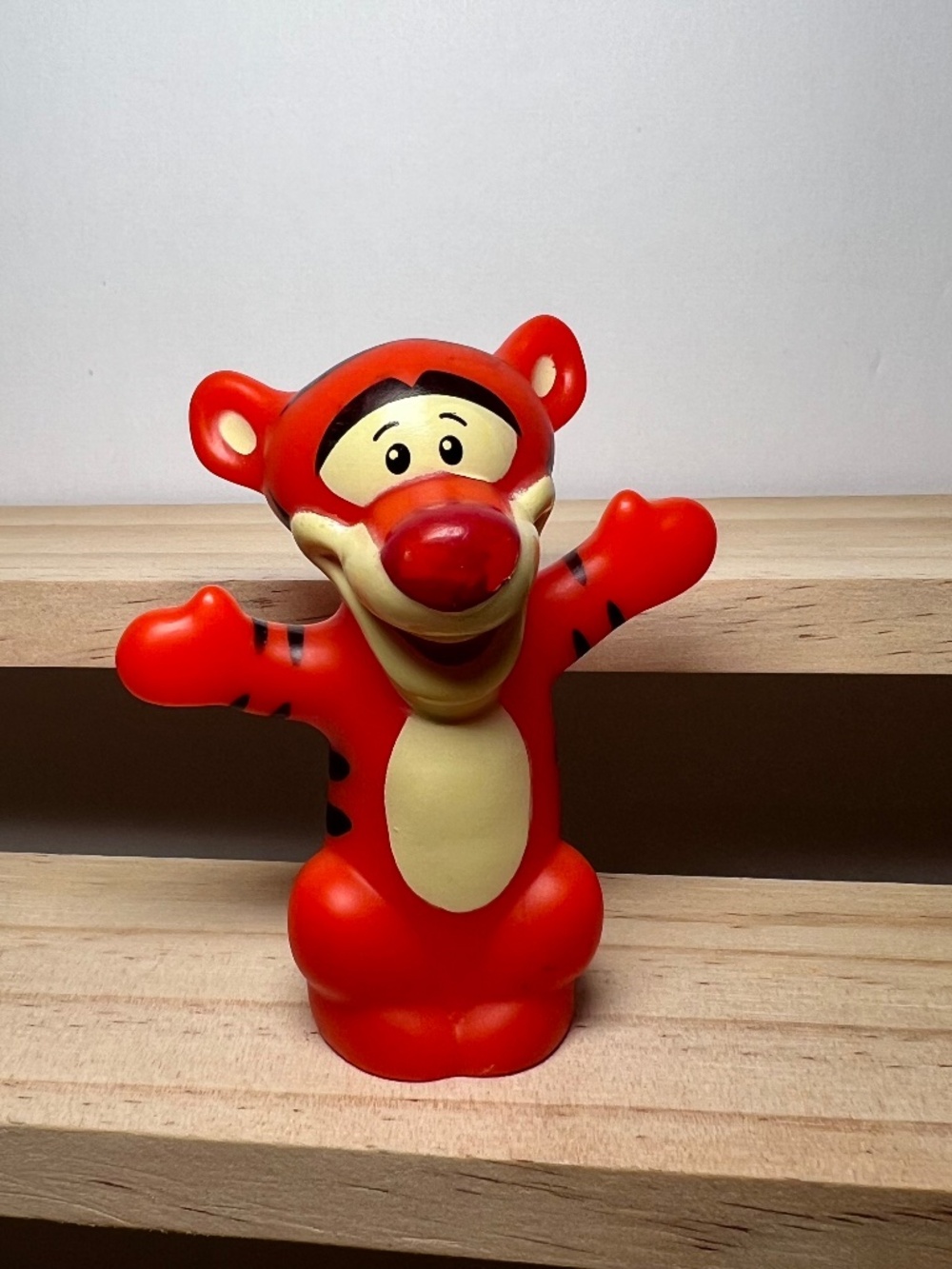 Fisher Price Little People Disney Tigger Winnie the Pooh HTF Nose Rub See Photos
